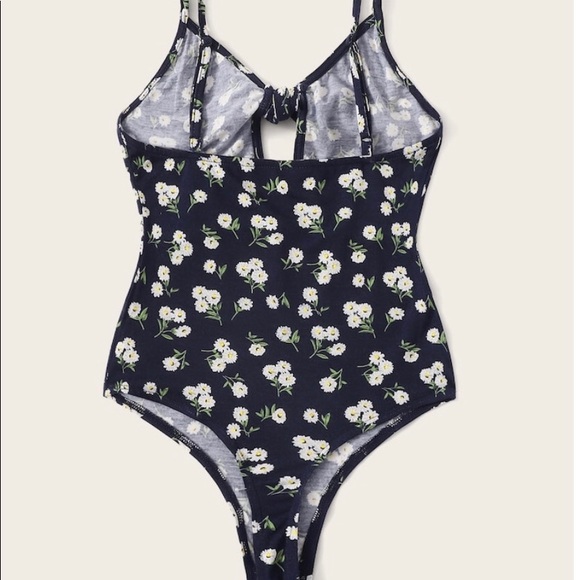 Floral front tie bodysuit - Picture 2 of 2